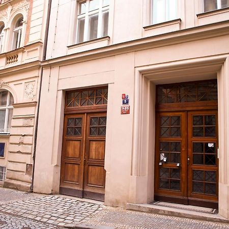 Stefania Apartment Centre Прага Экстерьер фото